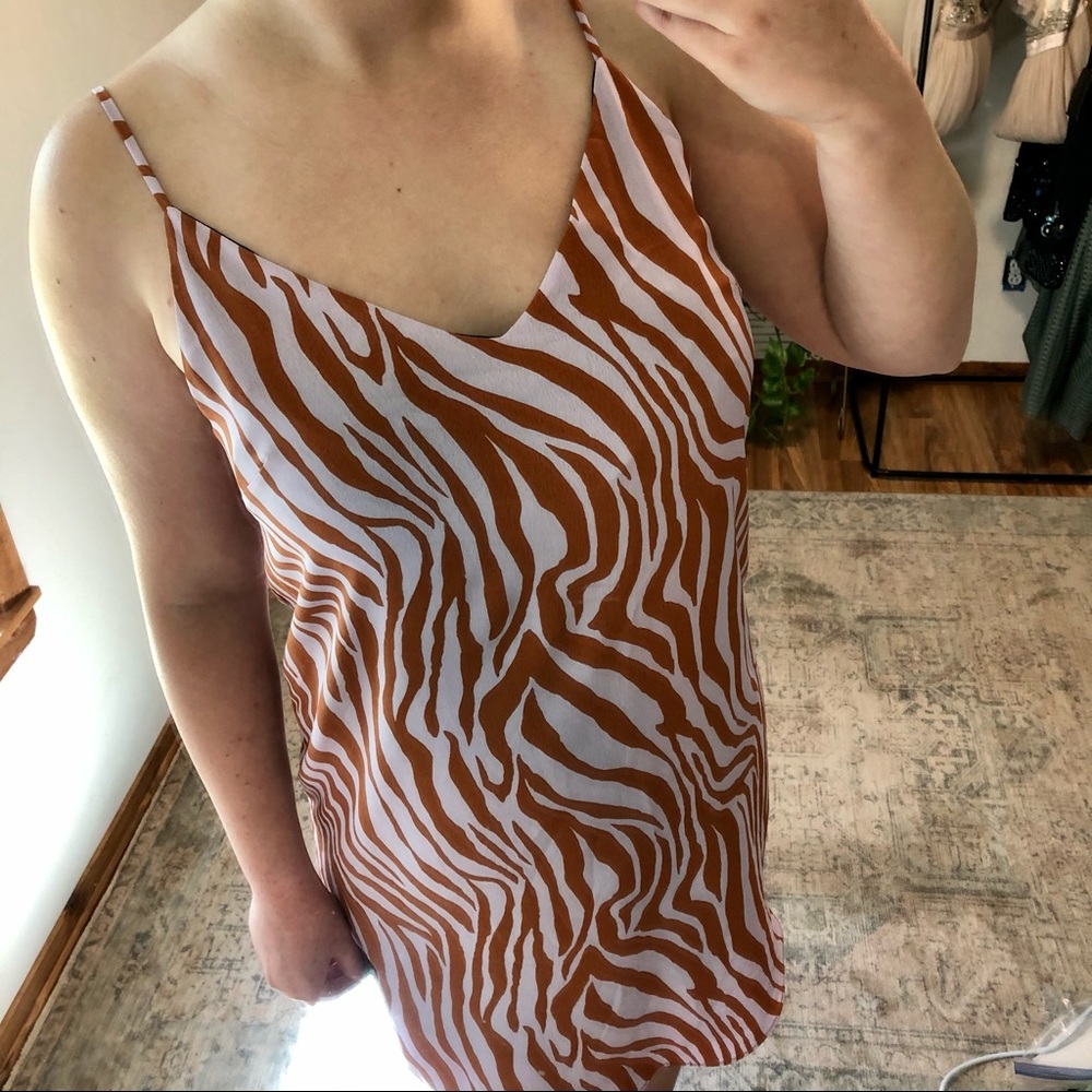Dress - Picture 2 of 8